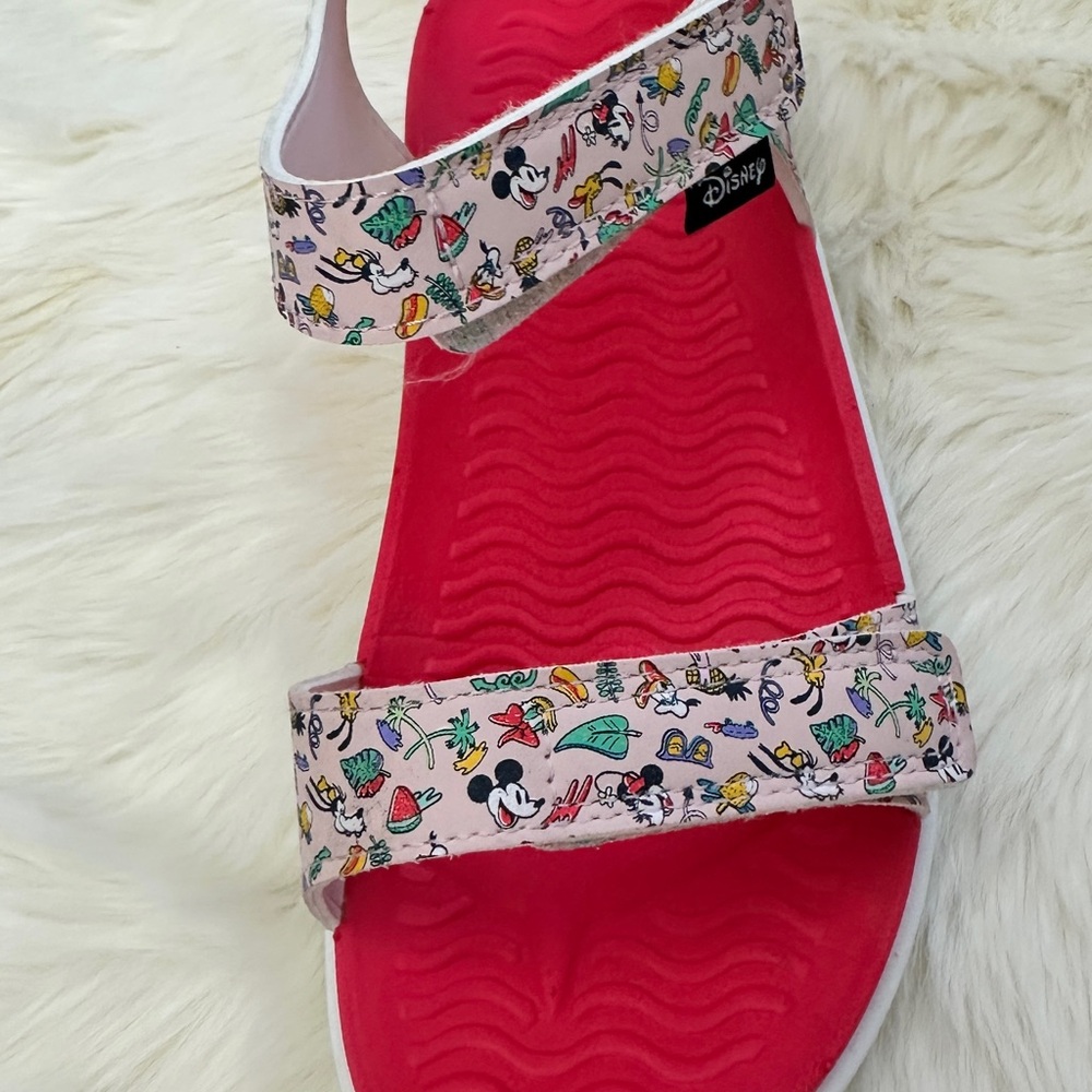 Native X Disney water sandals - Picture 2 of 8
